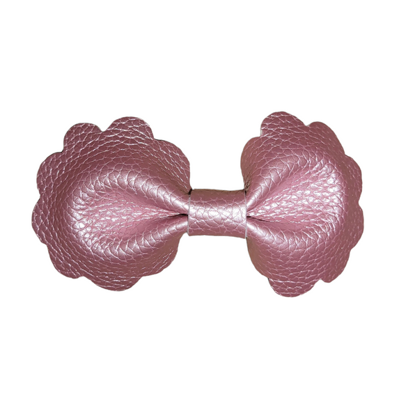 Large Scalloped Bows